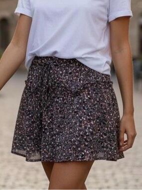 American Eagle Outfitters cute little ruffle skirt